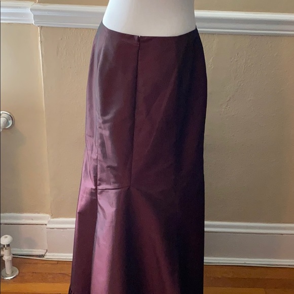 Stunning Burgundy Skirt-Ann Taylor - Picture 3 of 7
